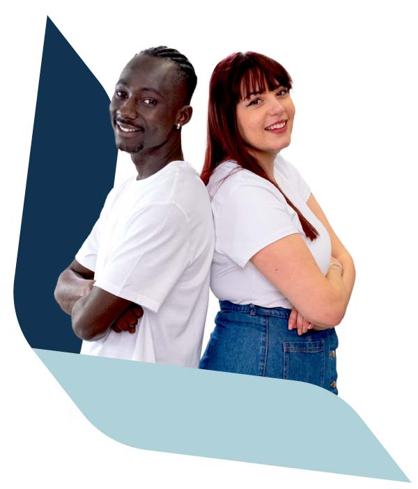Jeune homme et jeune femme en études supérieures